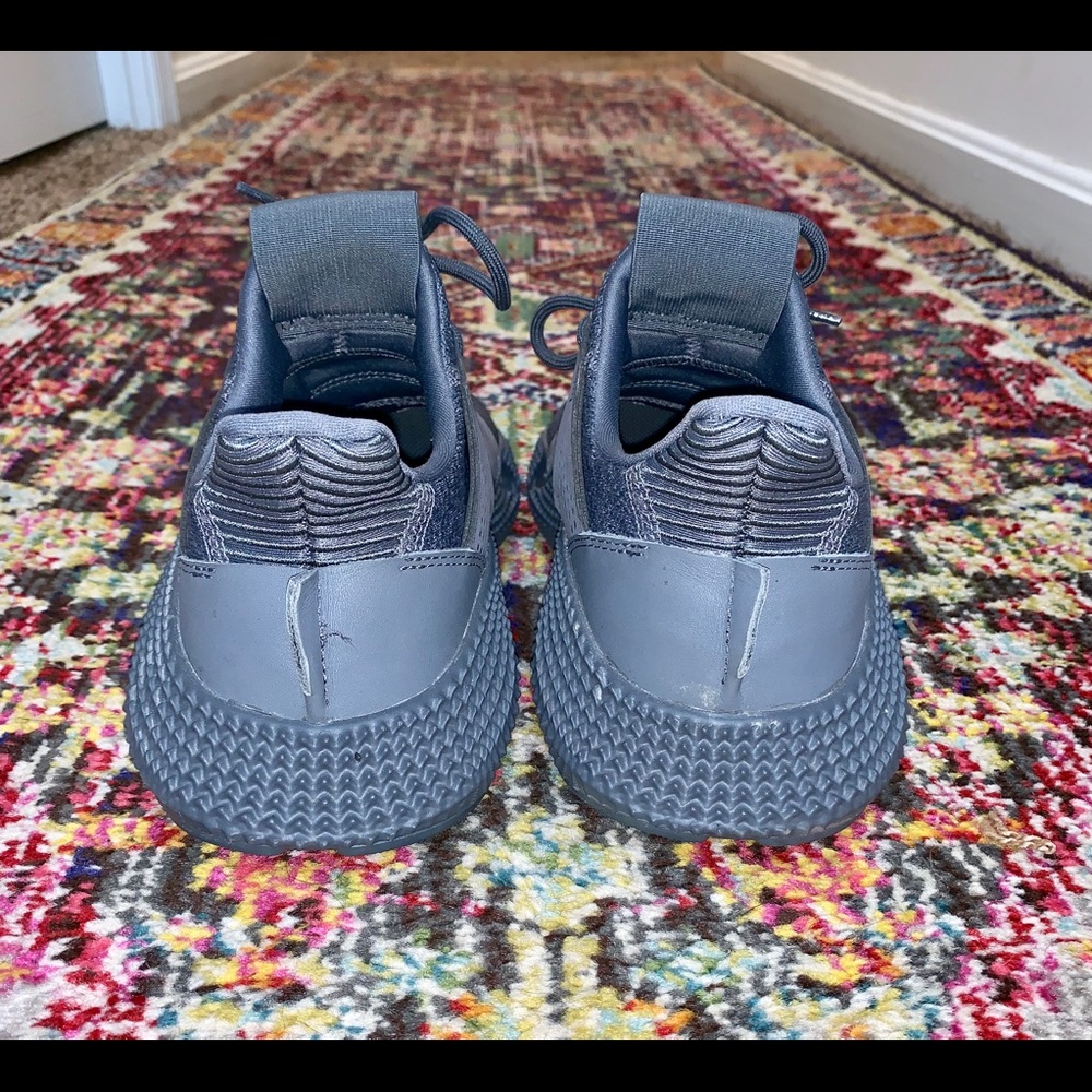 Adidas - Picture 2 of 6